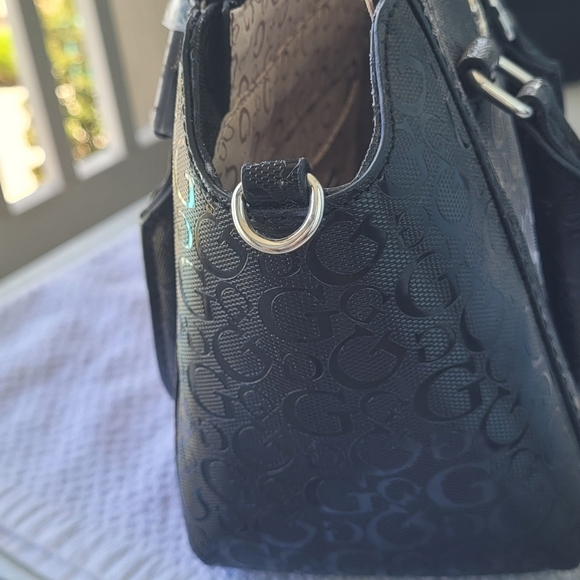 Guess purse - Picture 4 of 8